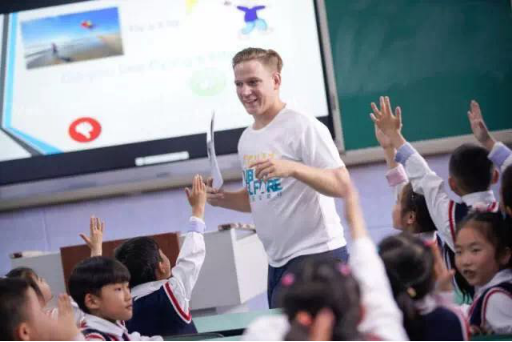 雅居樂樂活公益行，為孩子帶回一個更大的世界